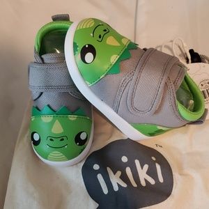 Ikiki Leo Longfire Squeaker shoes